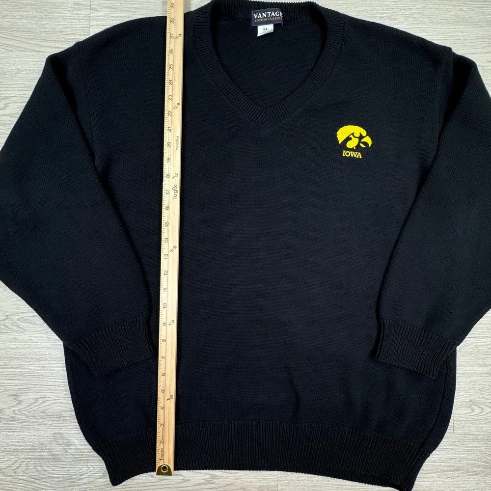 Vantage Men's Sweater Iowa Hawkeyes V-Neck Embroidered Black XL Cotton Knit Y2K